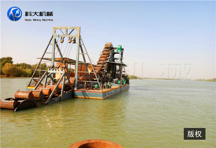 江西大型采砂挖沙船 河道大型开采沙金设备 水上淘金船